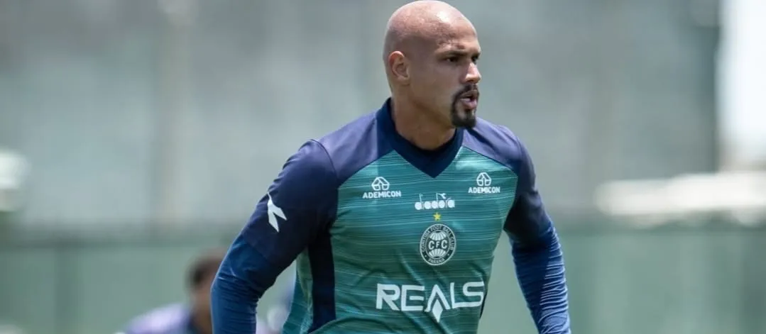 Nicolas Careca durante treino do Coritiba (Foto: JP Pacheco-CFC)