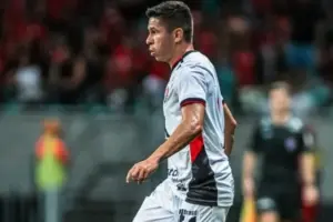 Vitória volta ao Z4 e Osvaldo critica: 'Fomos displicentes'