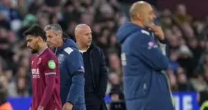 Paquetá ainda sofre os efeitos da investigação ligada a apostas, diz técnico do West Ham