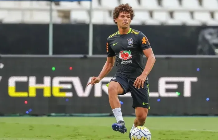 Paulista oficializa contratacao de Camilo
