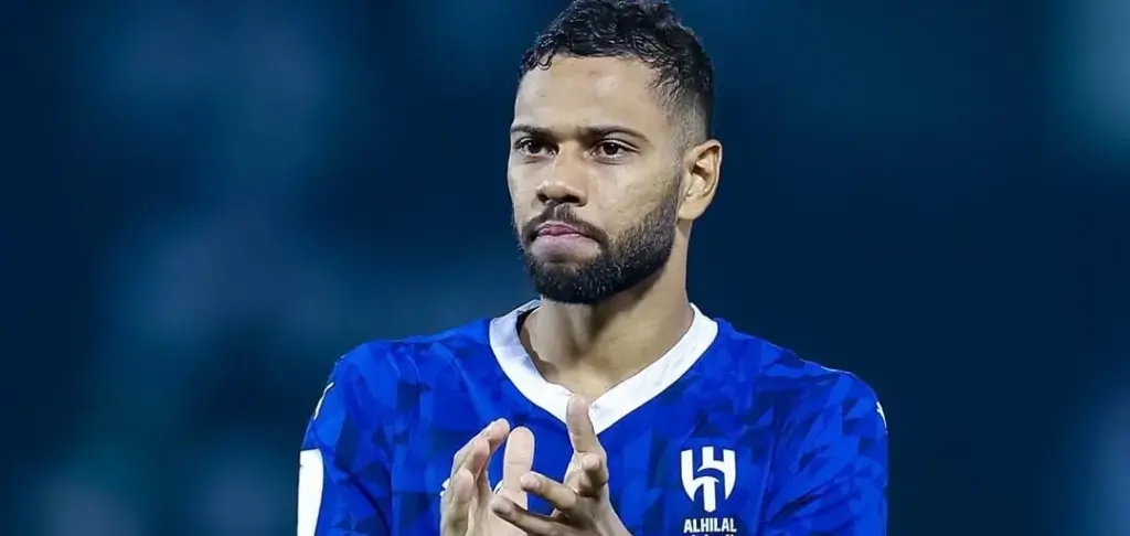 Atlético-MG fecha a contratação do lateral-esquerdo Renan Lodi