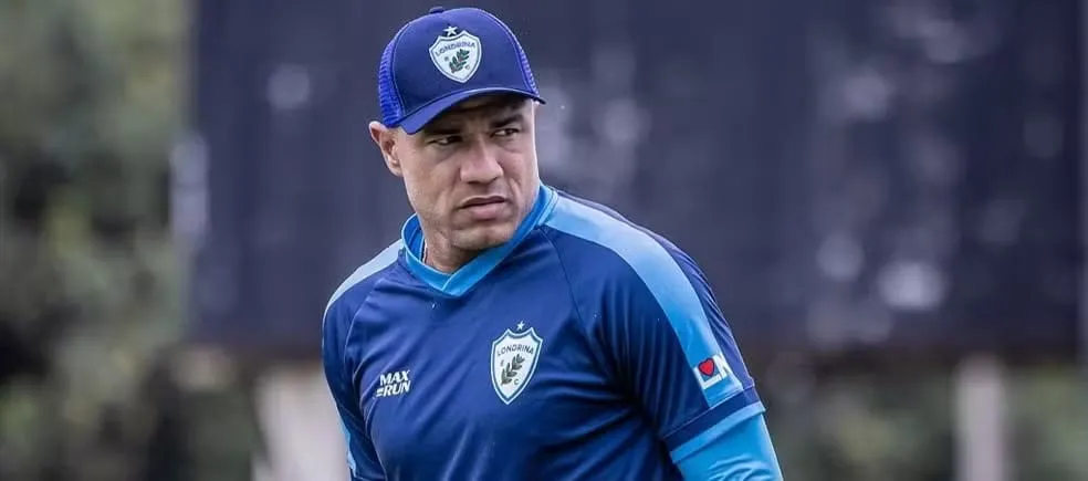 Roger Silva acerta com o Sport (Foto: Rafael Martins-Londrina EC)