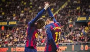 Raphinha marca, Barcelona bate o Villarreal e encerra o ano 4 pontos à frente do Real Madrid