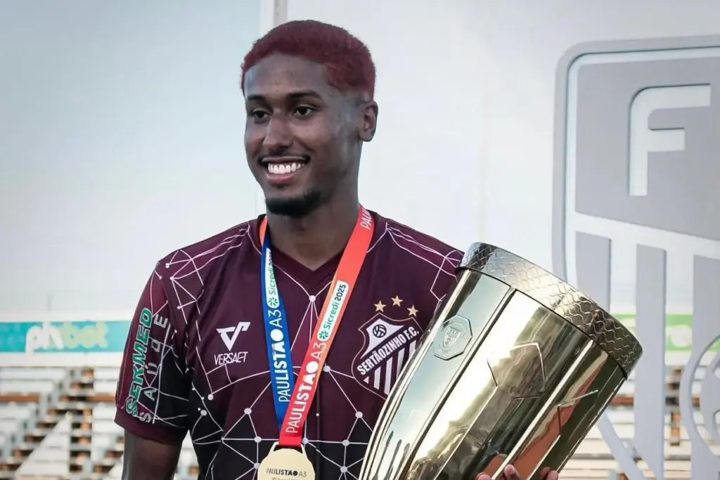 Marília vence concorrência do XV de Jaú e contrata volante Gabriel Dubilde