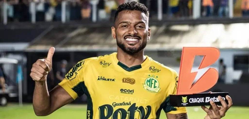 Reinaldo segue no Mirassol e mira disputa da Libertadores em 2026