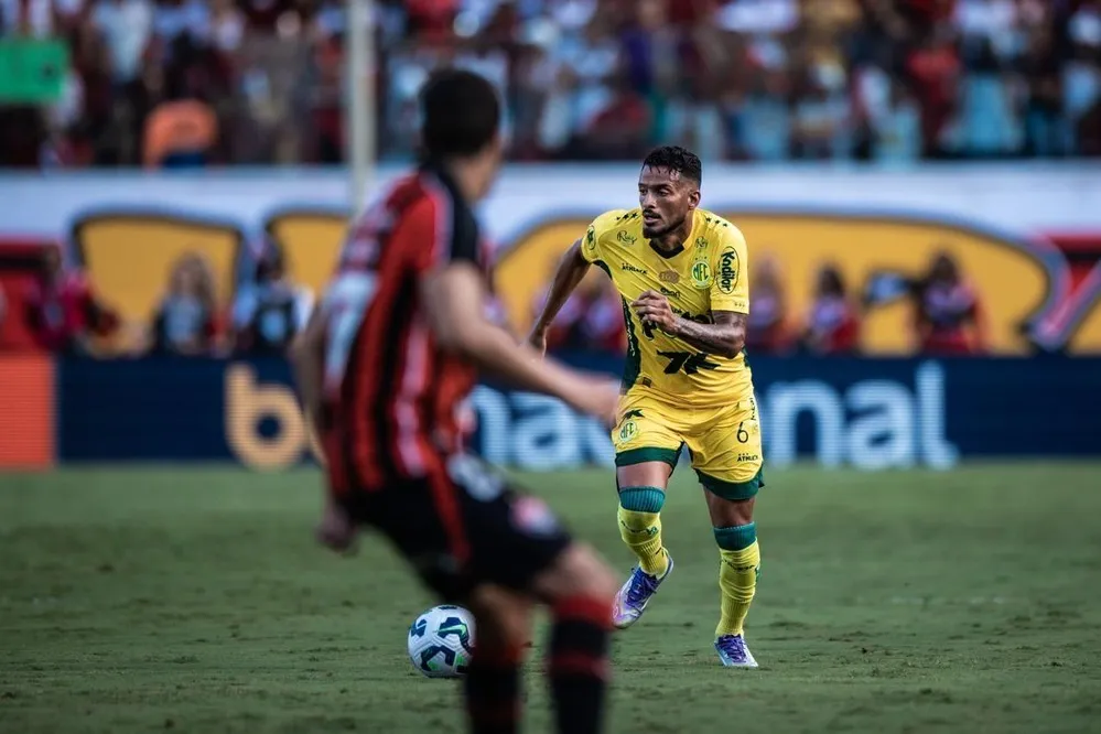 Reinaldo exalta Mirassol após vaga direta na Libertadores (Foto: Pedro Zacchi/Agência Mirassol)