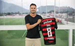 'Flamengo é maior que o Real Madrid', diz Saúl ao citar títulos, torcida e adaptação ao Brasil