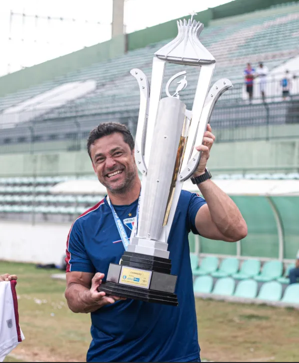 Ex-Fluminense, Fred vence primeira final disputada como treinador no Fortaleza 2 SPNKCWfW image