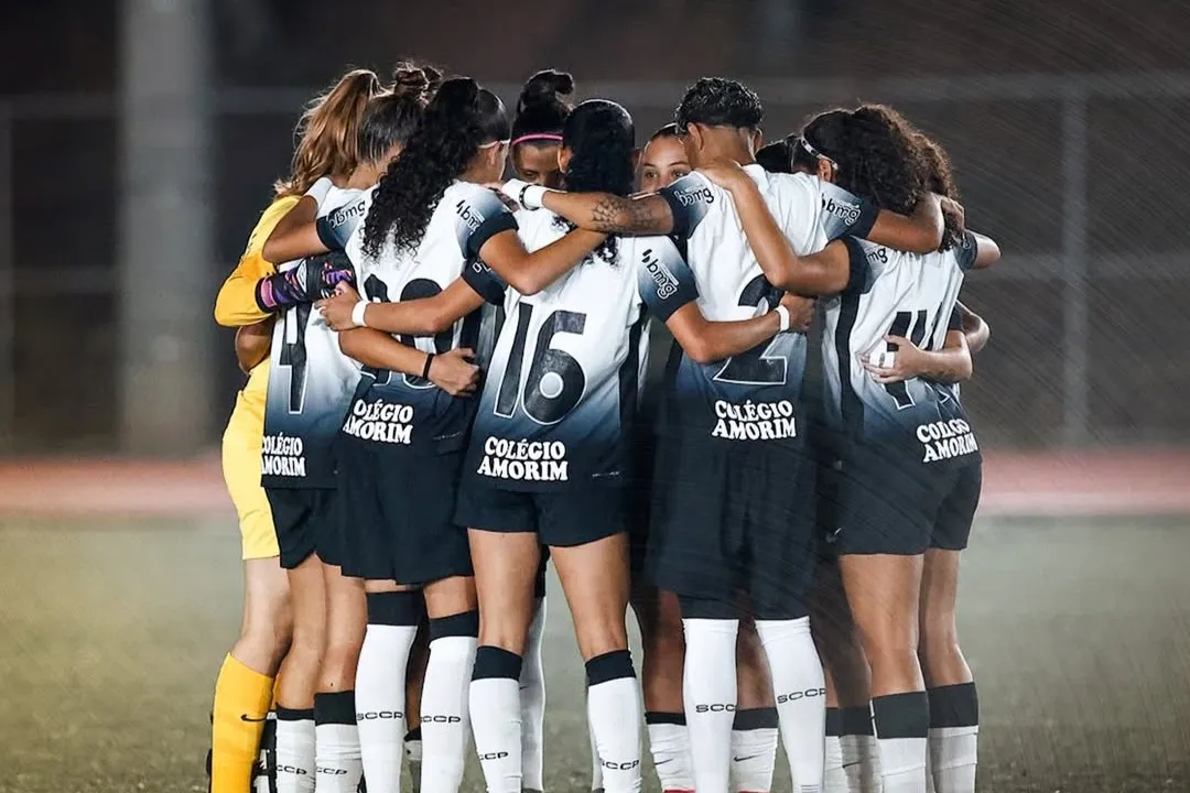 COPINHA FEMININA: Corinthians goleia e avança; Santos passa empatando (Foto: Divulgação)