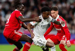 Vini Jr. é vaiado ao ser substituído no Real Madrid e posta mensagem enigmática