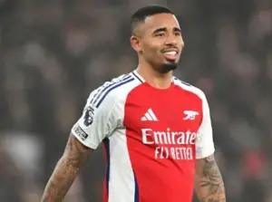 Gabriel Jesus volta ao Arsenal depois de quase um ano: 