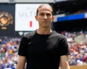 Filipe Luís elogia temporada 