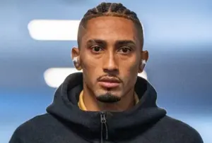 Técnico do Barcelona detona ausência de brasileiro na seleção do ano da Fifa: 'Piada'