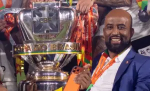 Após desgaste com a política interna, Fabinho Soldado deixa o Corinthians