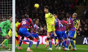 INGLÊS: Tottenham derrota Crystal Palace com assistência e gols anulados de Richarlison