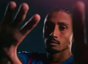 Eleito craque da La Liga, Raphinha alfineta Fifa: 'Agradeço por verem meus jogos'