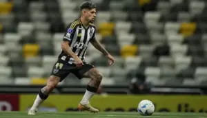 Botafogo consulta Rubens e entra na disputa com Corinthians e Cruzeiro por lateral