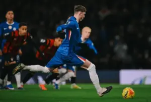 INGLÊS: Estêvão sofre pênalti, mas Chelsea cede empate ao Bournemouth