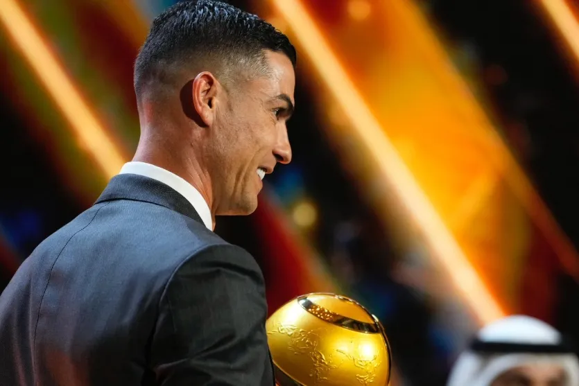 Cristiano Ronaldo reafirma meta de mil gols e brilha no Al-Nassr