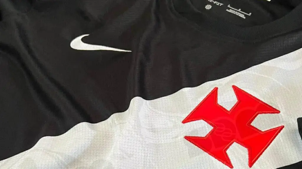 Site vaza suposta nova camisa do Vasco em parceria com a Nike
