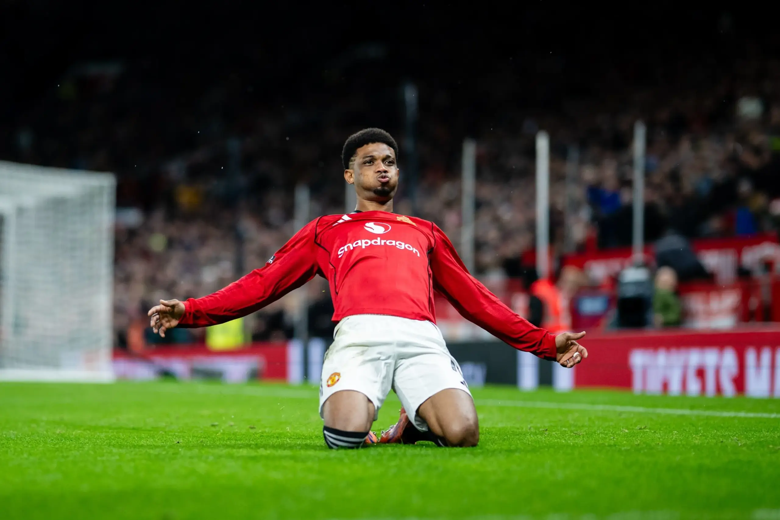 United fica apenas no empate com o Bournemouth em duelo sensacional de 8 gols (Foto: Divulgação)