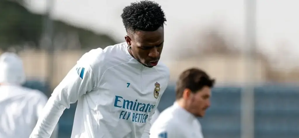 Jornal espanhol destaca seca de gols de Vinícius Júnior no Real Madrid