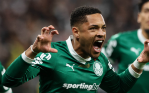 Chelsea 'trabalha seriamente' para contratar o palmeirense, revela TV inglesa