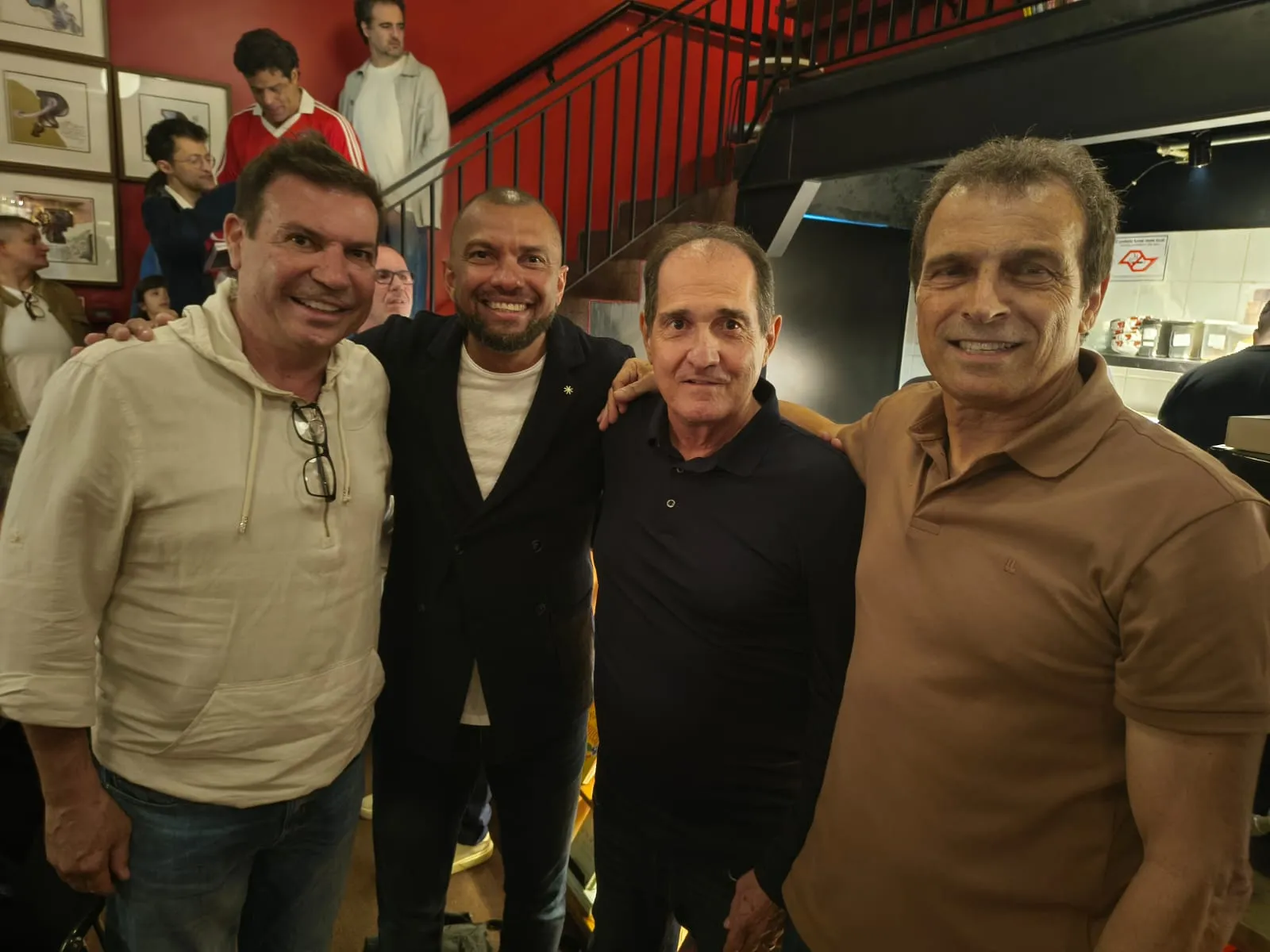 Carlinhos Neves lançou em São Paulo o livro 'Conversas sobre Futebol' 6 WhatsApp Image 2025 12 09 at 19.44.23