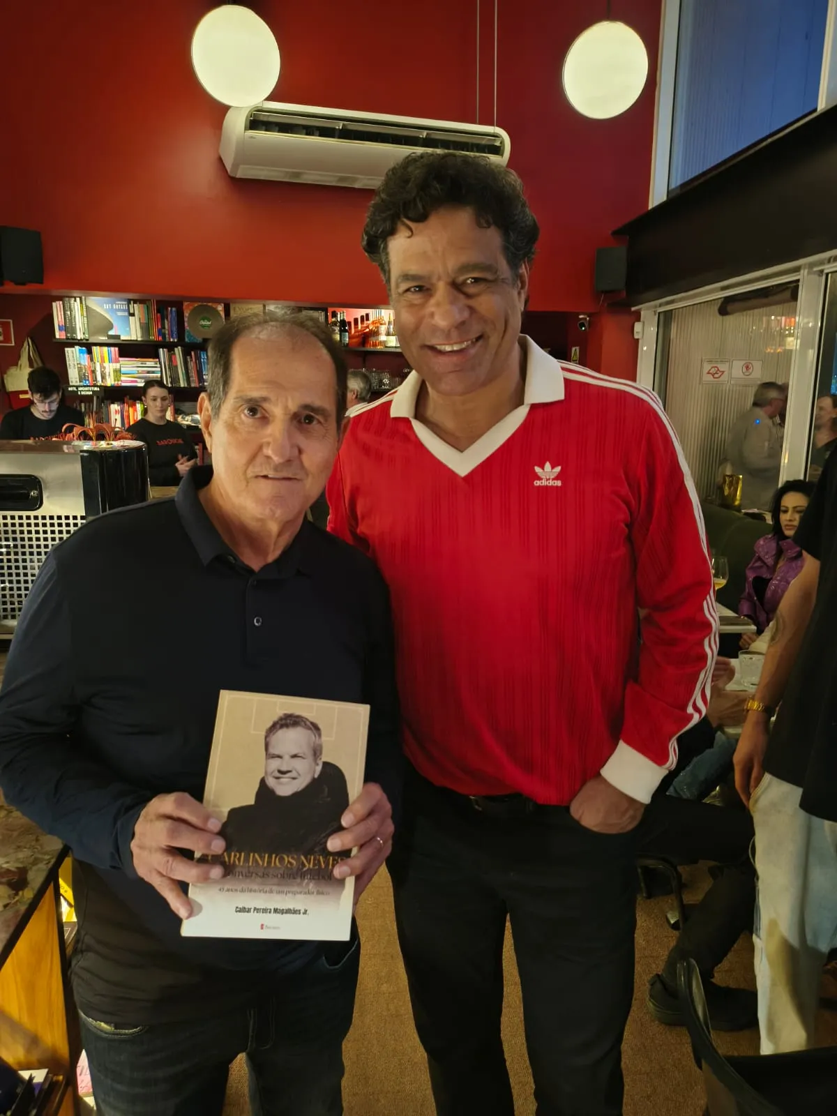 Carlinhos Neves lançou em São Paulo o livro 'Conversas sobre Futebol' 4 WhatsApp Image 2025 12 09 at 19.45.27 2