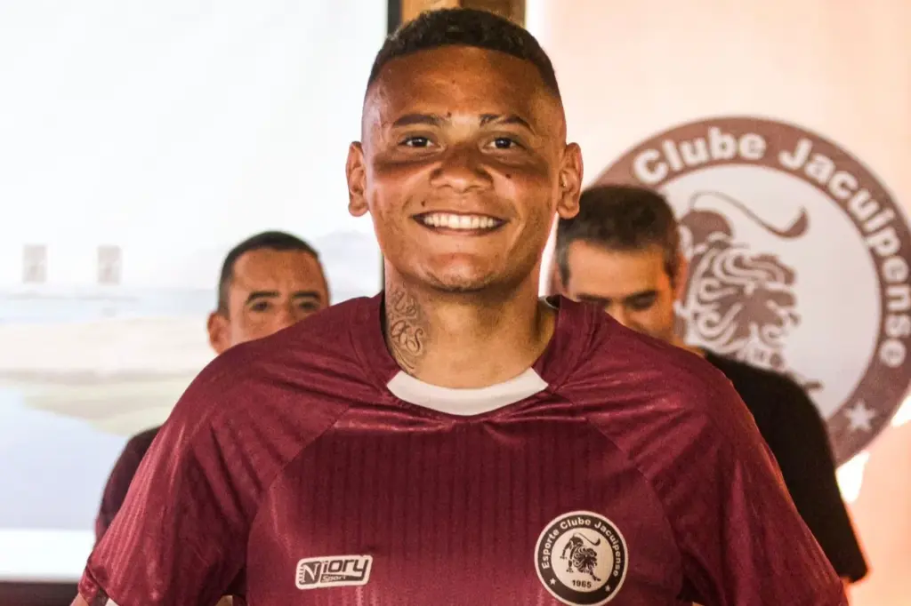 Jacuipense lança uniformes da temporada 2026 e apresenta patrocinadores (Foto: Cauã Maciel/Jacupa)