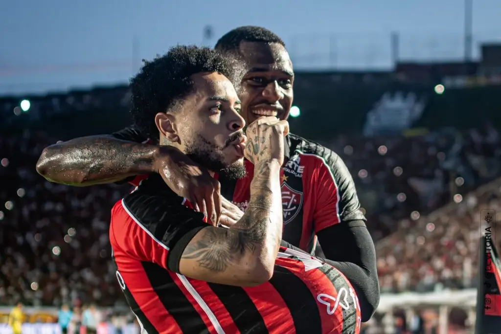 Vitória depende de combinação de resultados para seguir na Série A