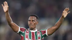 Arias prioriza ao Fluminense em caso de volta ao futebol brasileiro: 'Clube que tenho carinho'