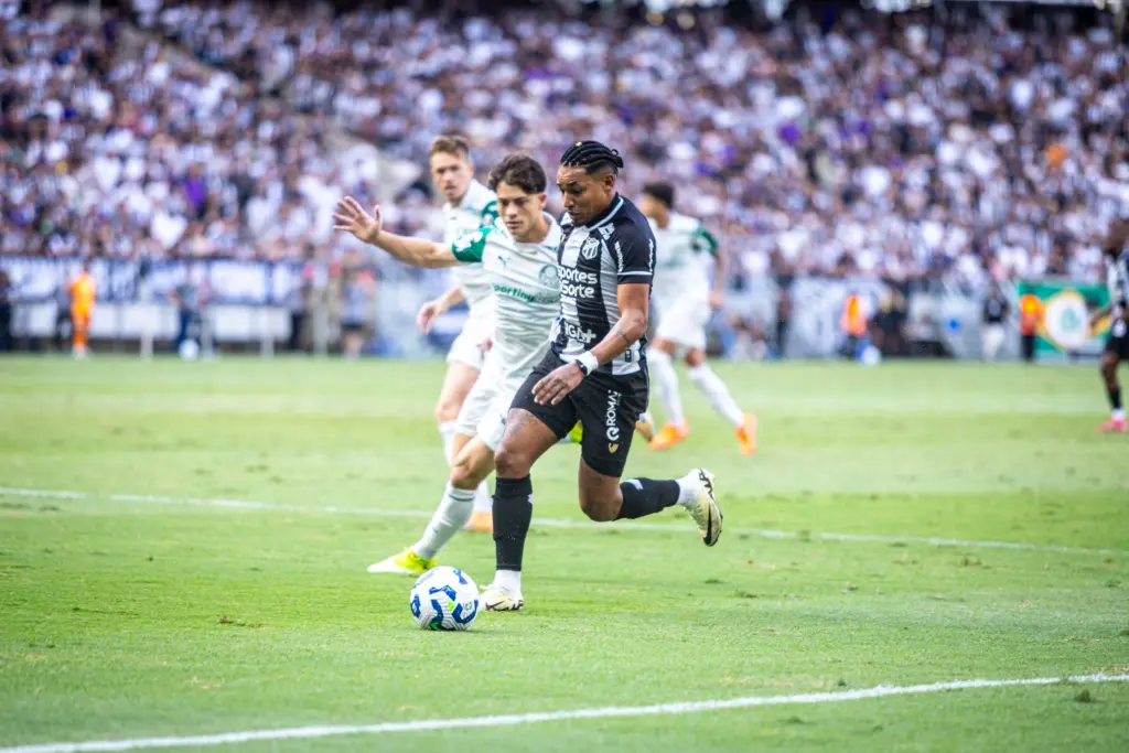 Executivo do Ceará lamenta rebaixamento: "Não tem palavra que justifique" 2 Ceará rebaixado derrota Palmeiras