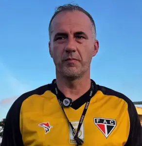 Cearense: Nuno Pereira avalia início dos trabalhos no Ferroviário e projeta time ofensivo