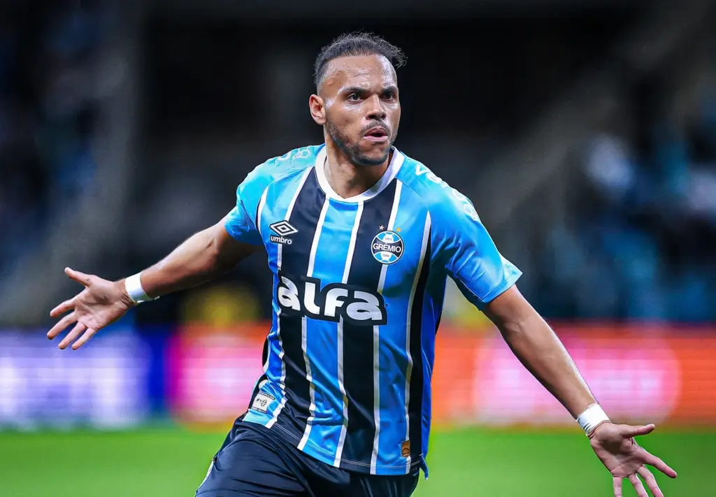 Braithwaite cobra dívida milionária e pode rescindir com Grêmio