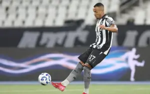 Palmeiras e Botafogo travam por Marlon Freitas; valor emperra acordo