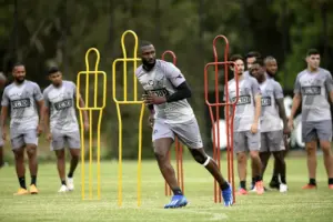 Dupla tem futuro indefinido na Ponte Preta e entra no radar do Paysandu