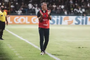 Remo acelera busca por treinador e coloca Eduardo Baptista como principal alvo