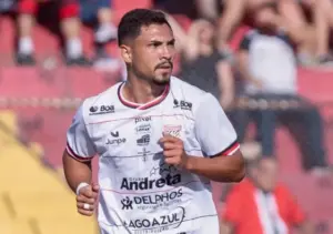 Catarinense: Lateral do Paulista acerta com o Brusque para 2026