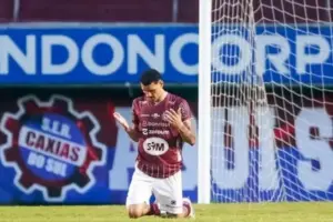 Volta Redonda contrata zagueiro ex-Corinthians