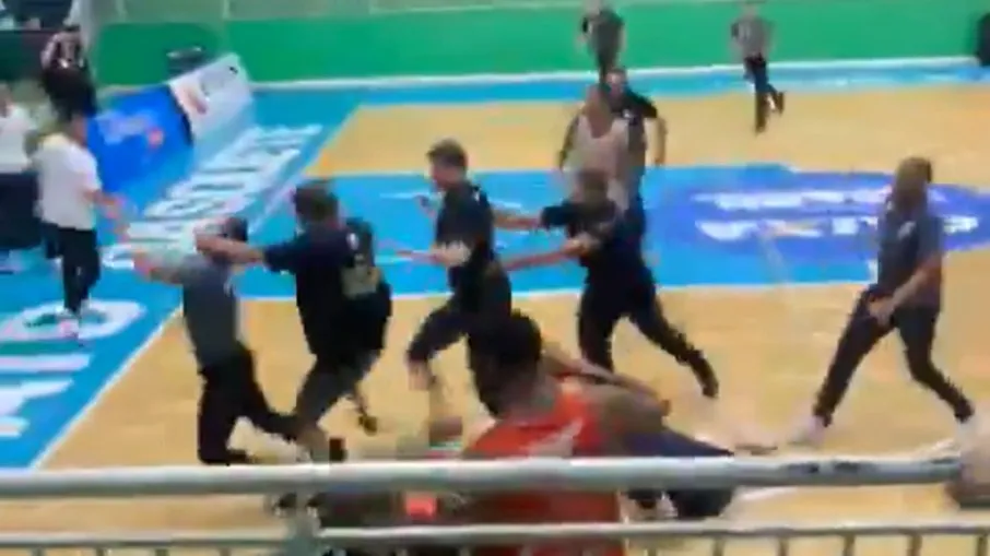 Árbitro é agredido em jogo do NBB - Foto: Reprodução