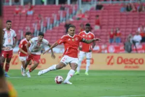 Internacional 2 x 0 Inter de Santa Maria - Colorado bater xará e volta a vencer no Gaúchão