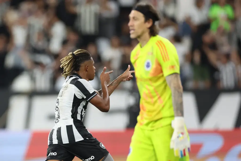 Botafogo 4 x 0 Cruzeiro – Fogão acorda no 2º tempo e goleia na estreia