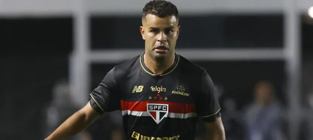 Alisson é oficializado como reforço do São Paulo (Foto: Rubens Chiri-SPFC)