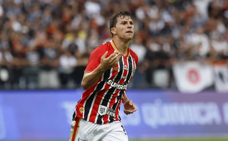 AkvGk2Fn Sao Paulo bate Corinthians no Paulistao