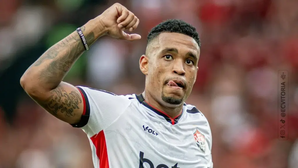 Internacional confirma a contratação do centroavante Alerrandro