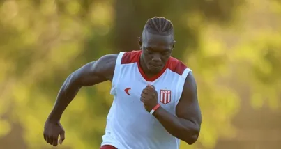 Athletico contrata Edwuin Cetré, estrela do argentino