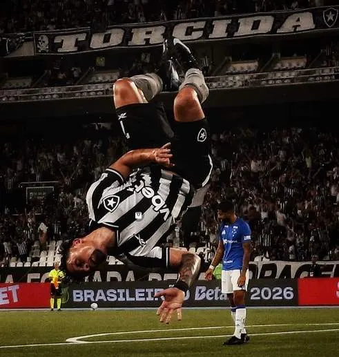 Botafogo 4 x 0 Cruzeiro - Fogão acorda no 2º tempo e goleia na estreia 2 Brasileirão - 2026