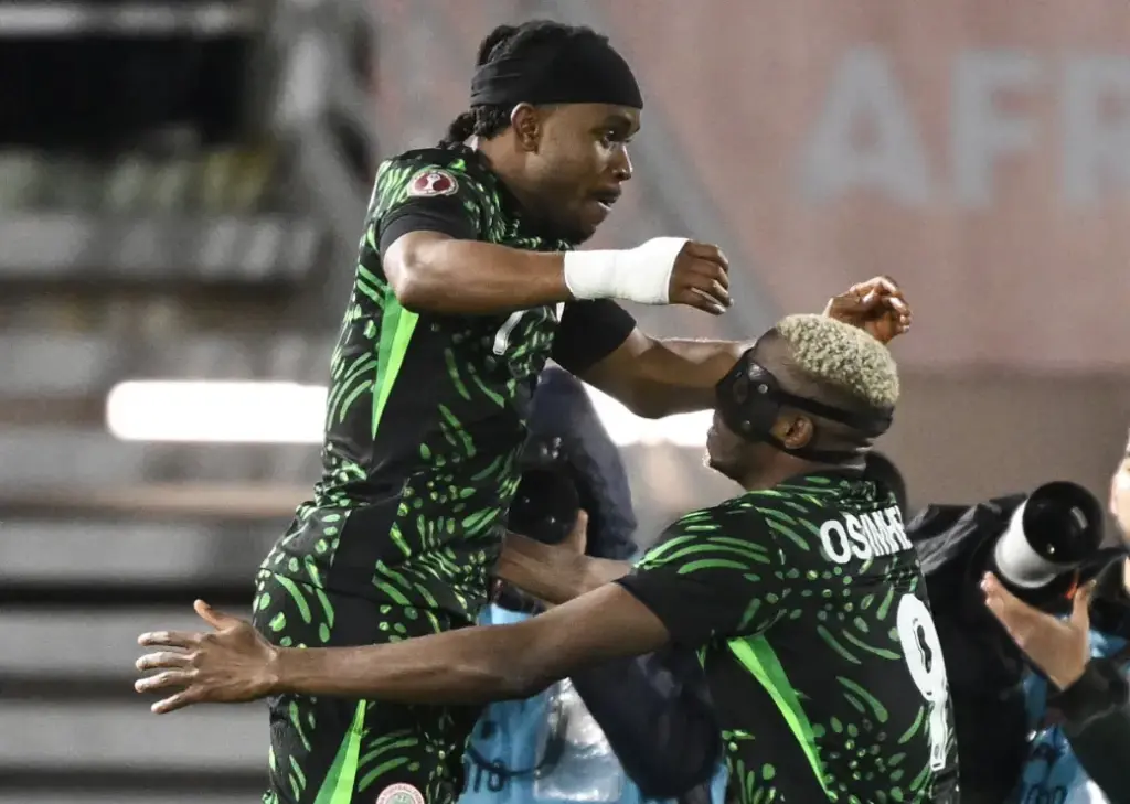 Craques da Nigéria 'se estranham' em campo durante goleada pela Copa Africana de Nações
