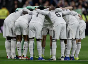 Vini Jr. sofre com hostilidade no Bernabéu e recebe apoio de Arbeloa: 'Exigirei que o procurem'